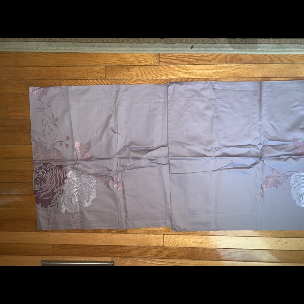 Set of decorated pillow cases - Picture 3 of 5